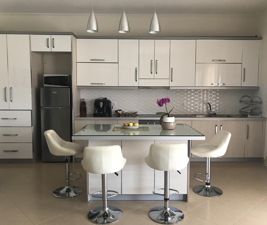 Central City Apartment Sarandë Buitenkant foto