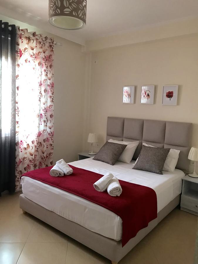 Central City Apartment Sarandë Buitenkant foto